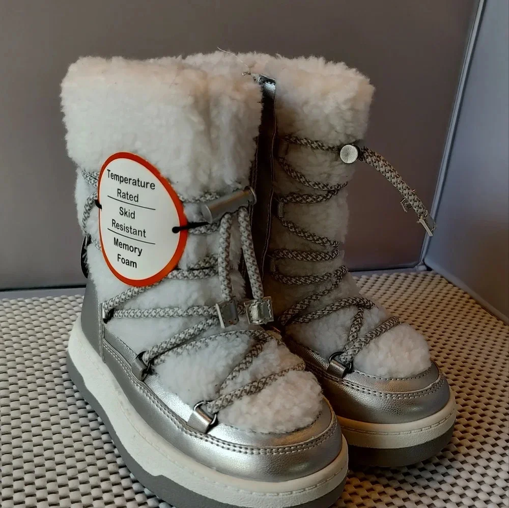 Girls Size 7 Wonder Nation Sherpa Snow Boots Skid resistant NWT